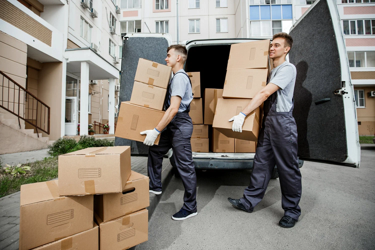 affordable home and office removals in Northampton